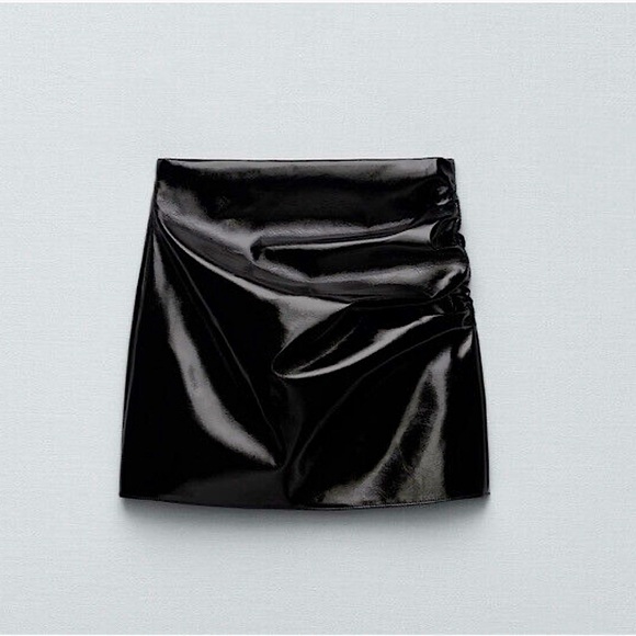 ZARA PLEATED FAUX LEATHER SKIRT - Picture 6 of 9